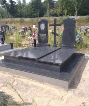 Памятник двойной 23